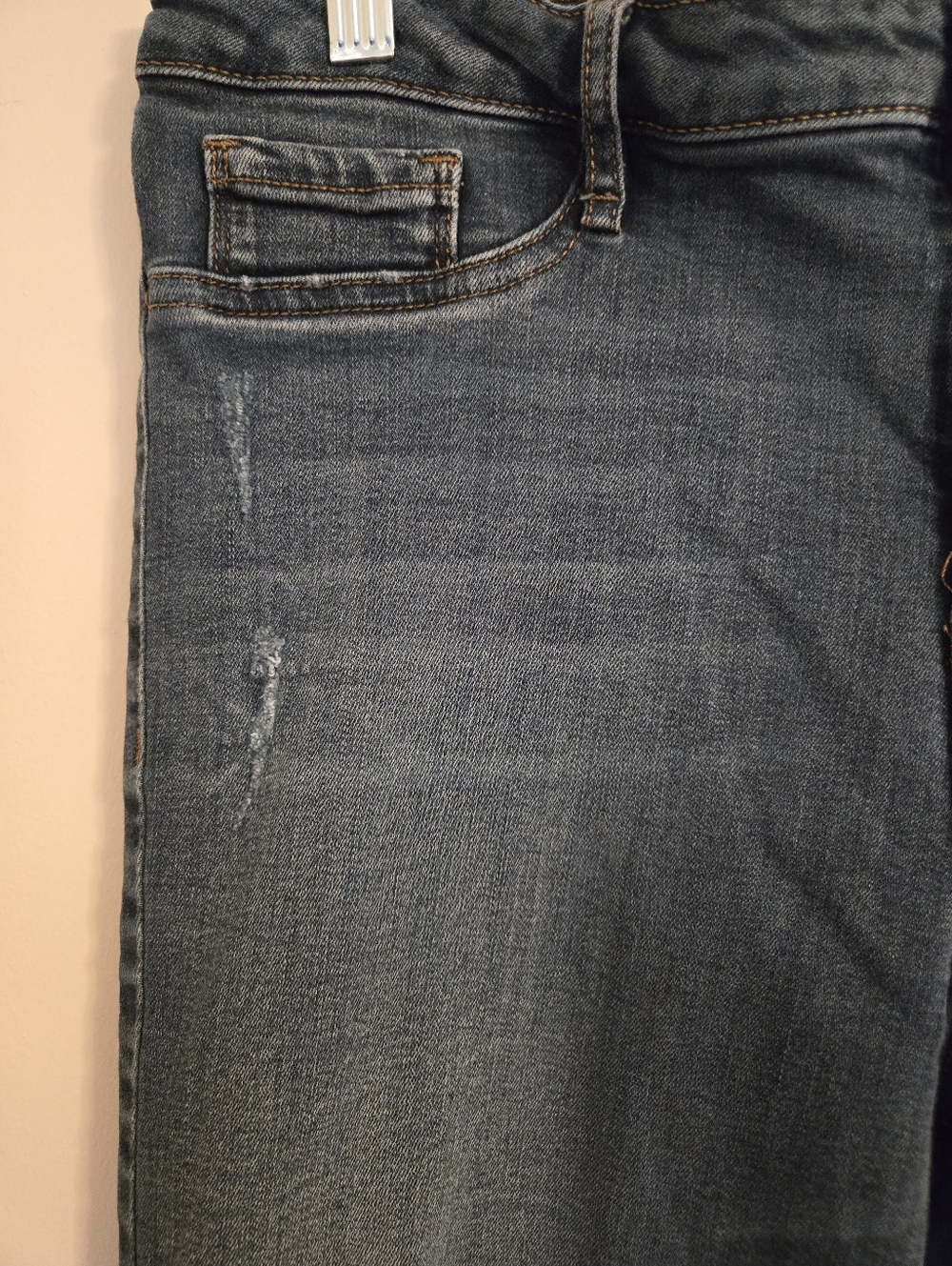 William Rast Sculpted Highrise Skinny Jeans - Picture 6 of 7